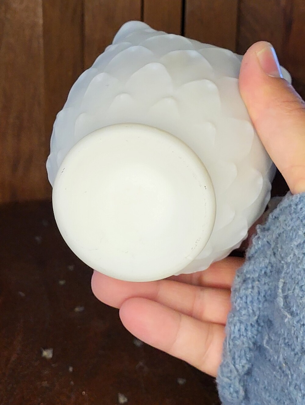 Milk Glass Vase - Picture 12 of 12